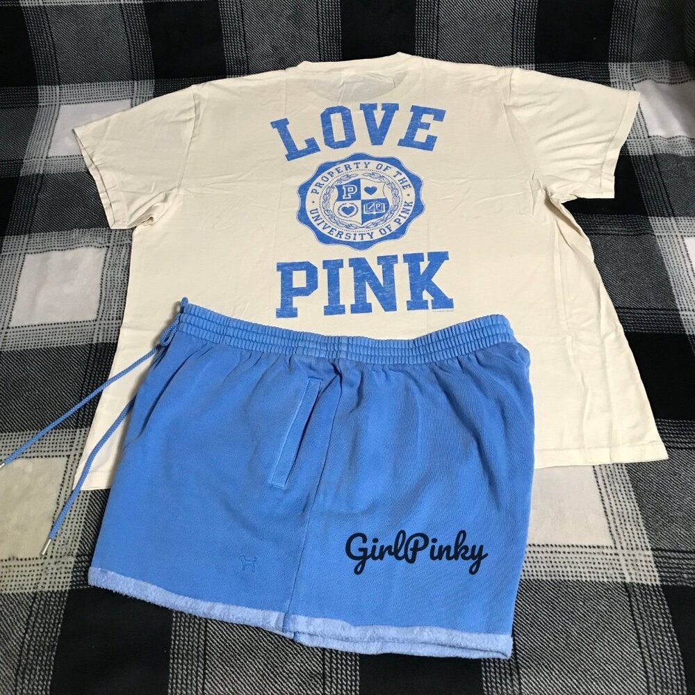 VS PINK IVY FLEECE ROLLED HEM SHORTS IN BLUE WITH SHORT SLEEVE LOGO TEE XXL